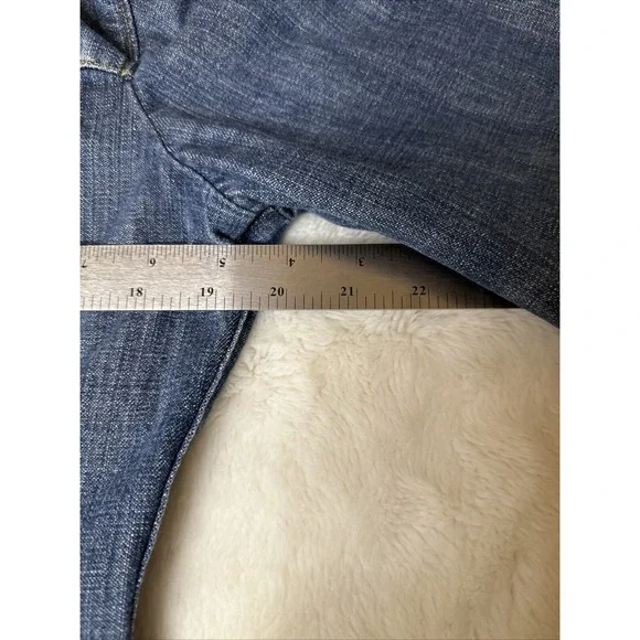 Eddie Bauer Jean Jacket Woman's Size Medium Blue Demin Collar Long Sleeve - Picture 6 of 6